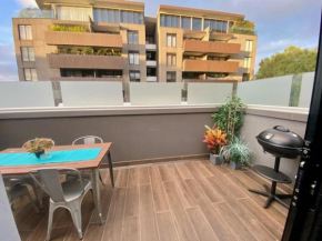 Luxury Beachside Townhouse - Walk to Beach - Private Rooftop Terrace